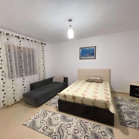 Guri Guest House Поградец Экстерьер фото
