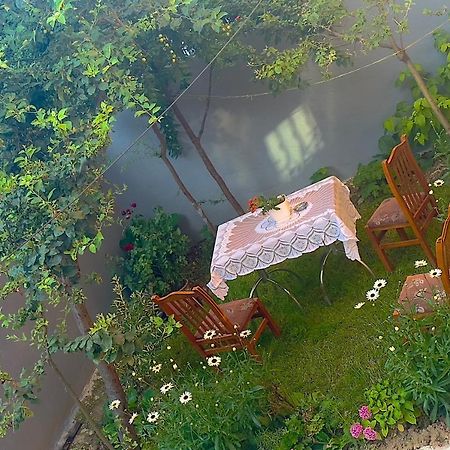 Guri Guest House Поградец Экстерьер фото